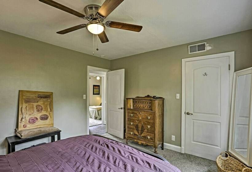 Family Friendly Escape ~ 6 Mi To City Center!