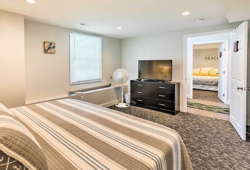 Fantastic Plymouth House W/ Deck & Ocean Views!