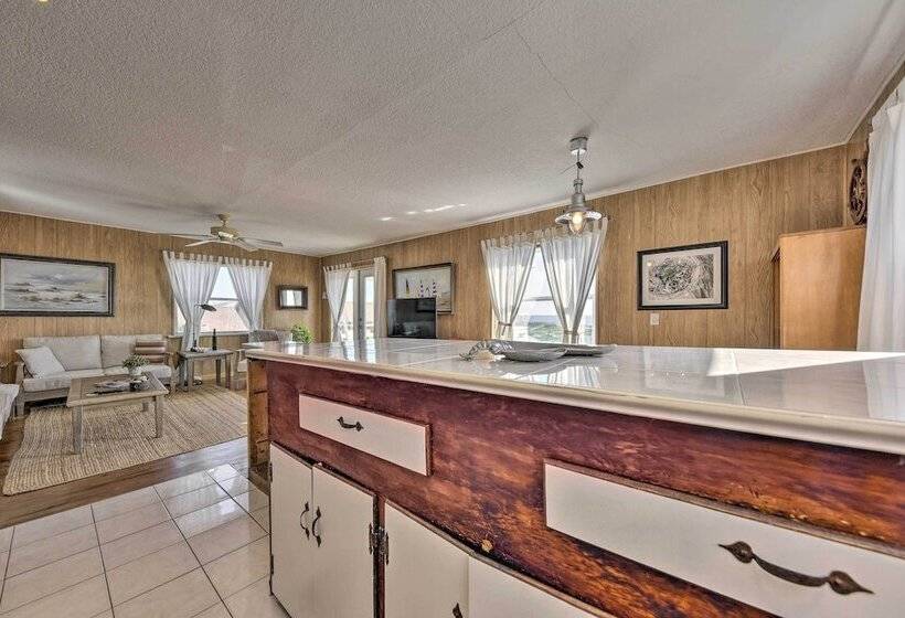 Fernandina Cottage W/ Deck + Direct Beach Access!