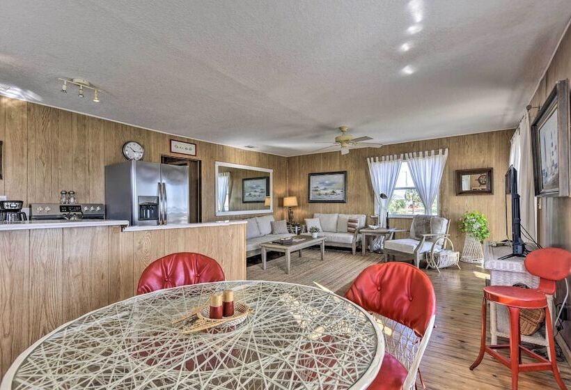 Fernandina Cottage W/ Deck + Direct Beach Access!