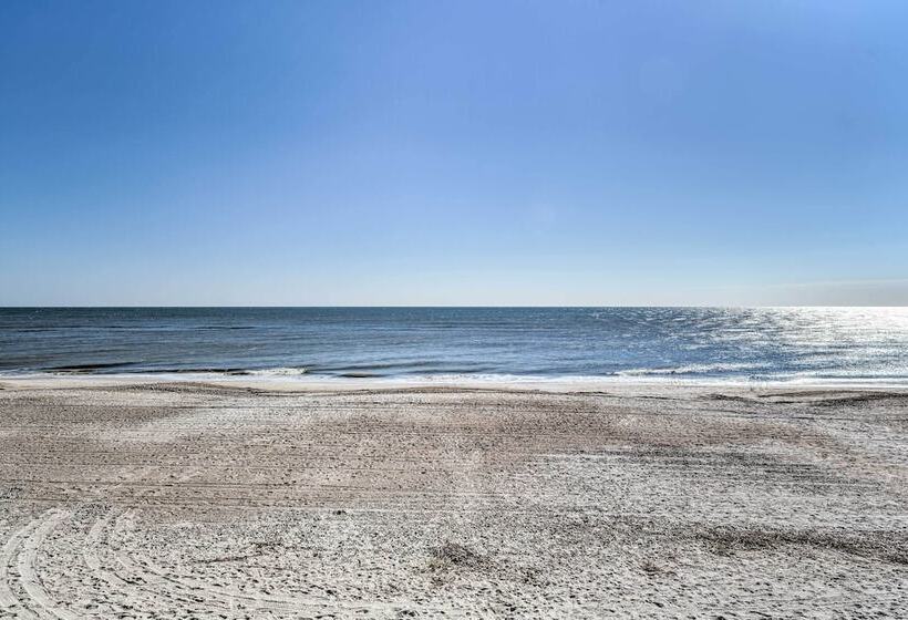 Fernandina Cottage W/ Deck + Direct Beach Access!