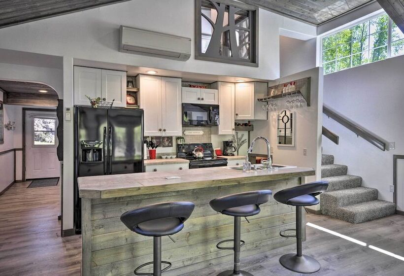 Floating Home On Columbia River W/ Provided Kayaks