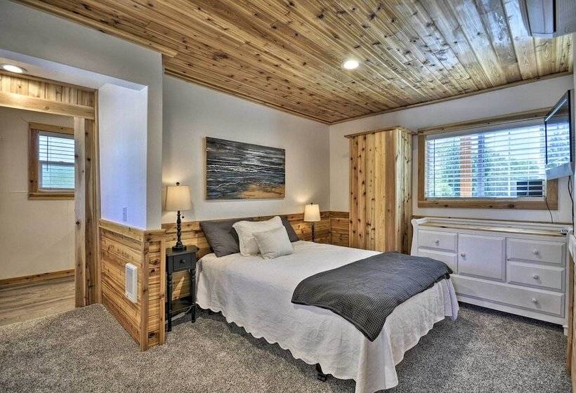 Floating Home On Columbia River W/ Provided Kayaks