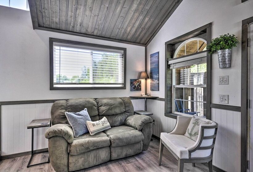 Floating Home On Columbia River W/ Provided Kayaks