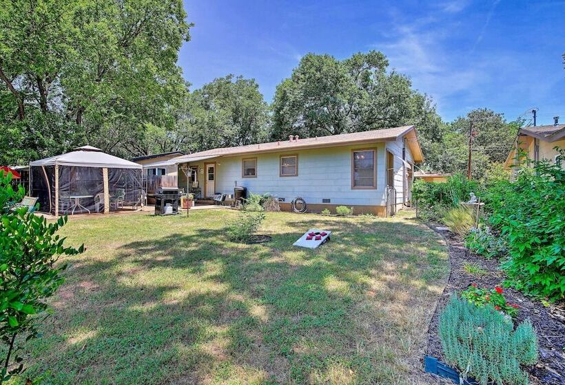 Fredericksburg Home   8 Blocks To Main St+wineries