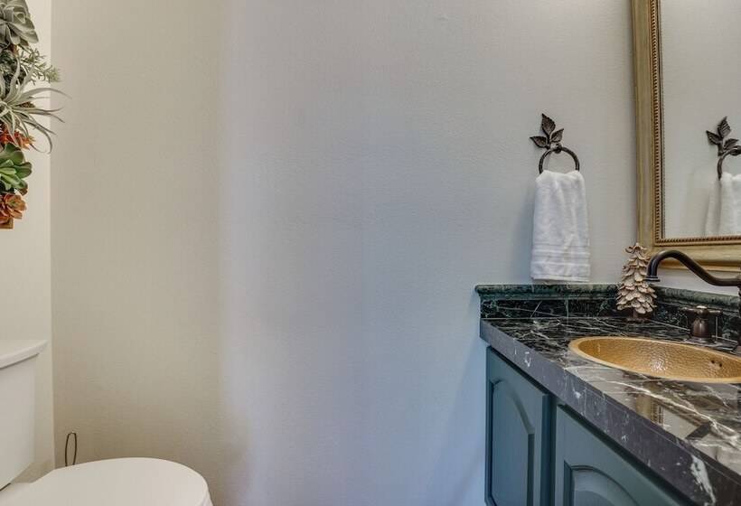 Walk To Main St Frisco: Home W/ Hot Tub + Deck!