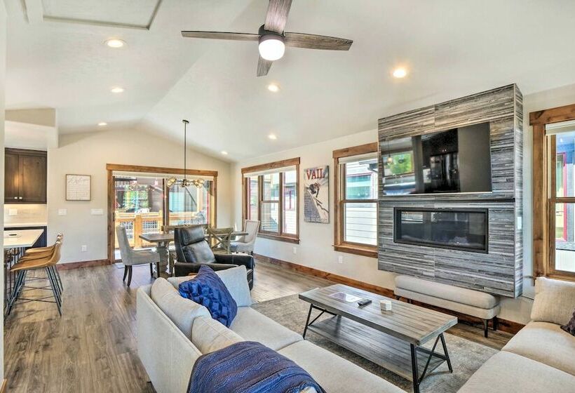 Frisco House Rooftop Deck W/ Fire Pit Table