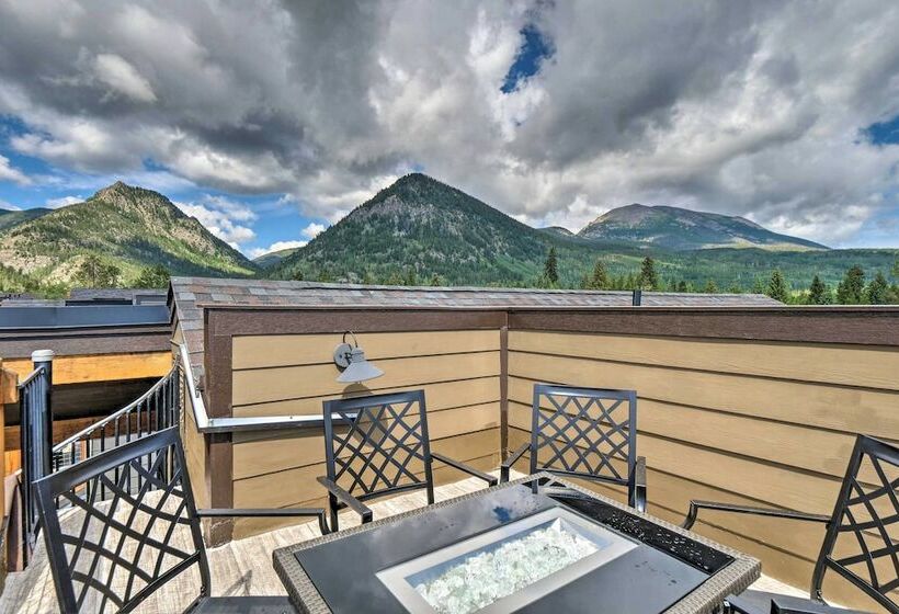 Frisco House Rooftop Deck W/ Fire Pit Table