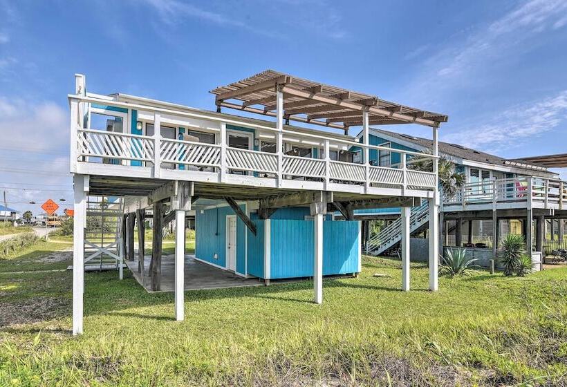 Galveston Beachfront House W/ Deck & Ocean Views!