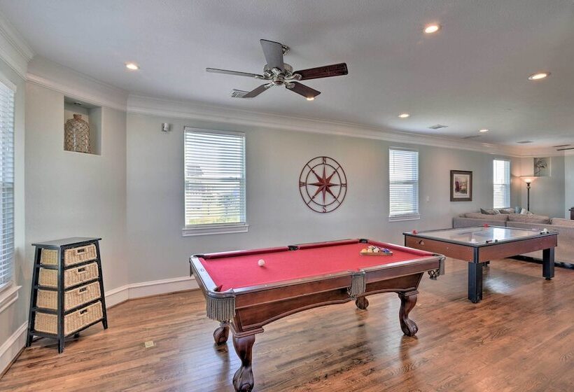 Galveston Resort House Dazzling Bay Vistas!