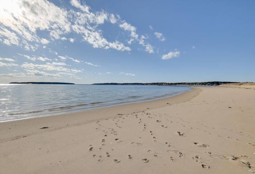 Wellfleet Home W/ Deck, Bay Views & Kayaks