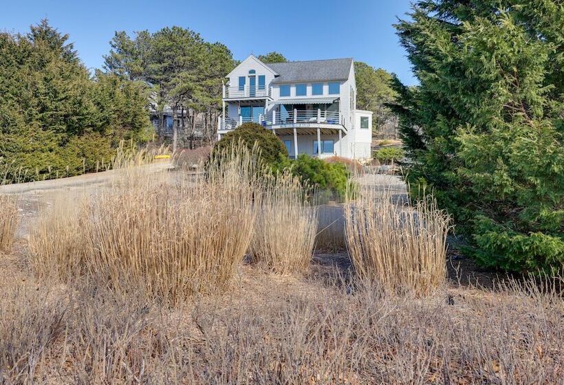 Wellfleet Home W/ Deck, Bay Views & Kayaks