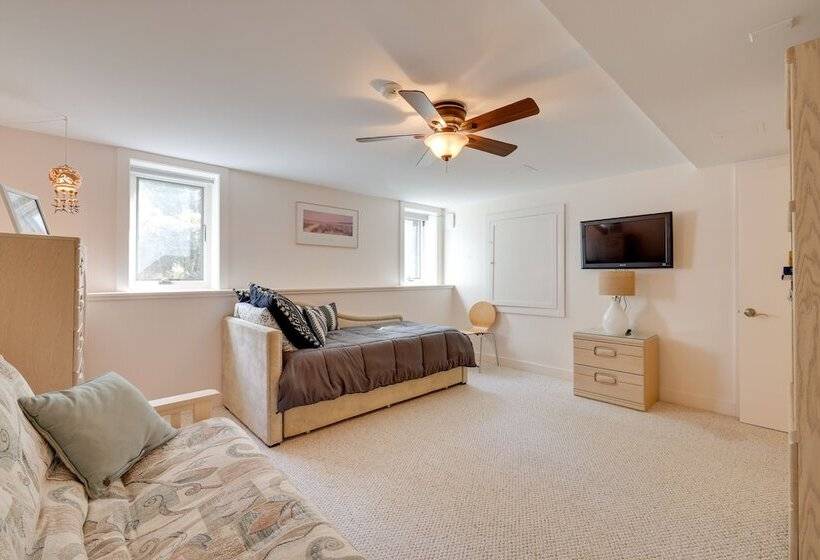 Wellfleet Home W/ Deck, Bay Views & Kayaks