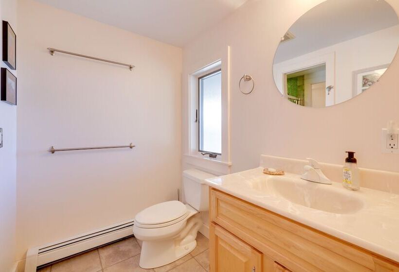 Wellfleet Home W/ Deck, Bay Views & Kayaks