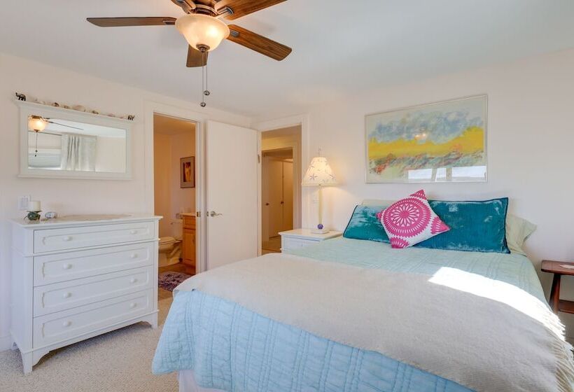 Wellfleet Home W/ Deck, Bay Views & Kayaks