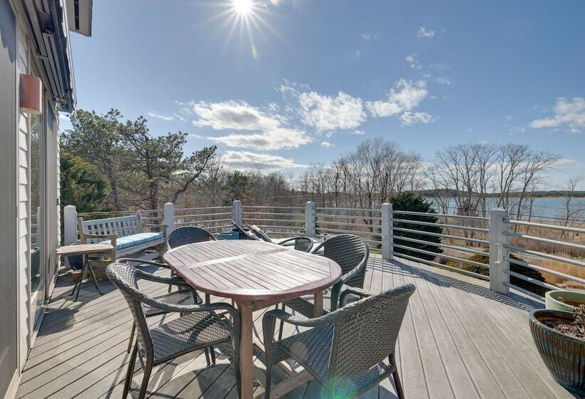Wellfleet Home W/ Deck, Bay Views & Kayaks