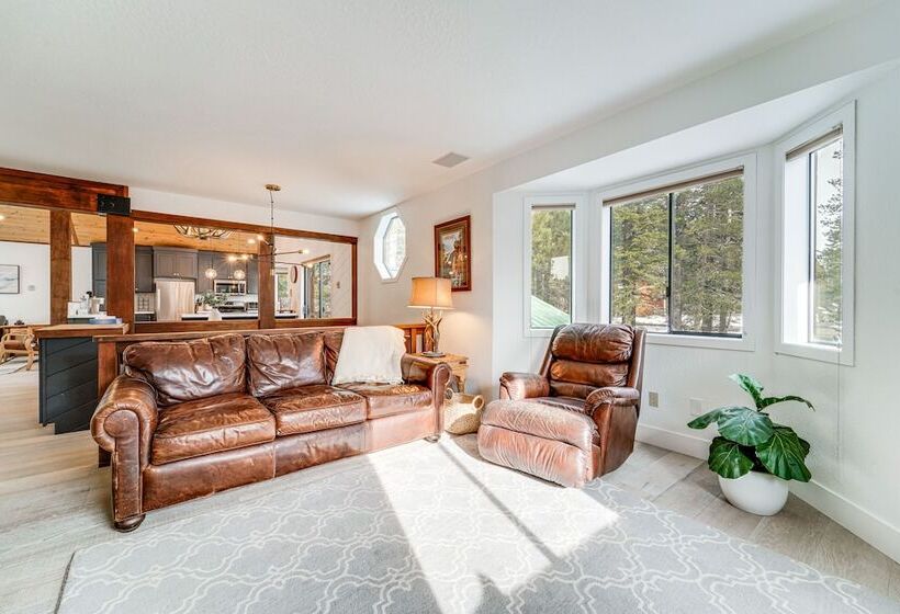 Updated Tahoe Donner Cabin W/ Golf Course Views!