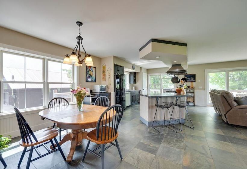 Hardwick Family Farmhouse On Vast Snowmobile Trail