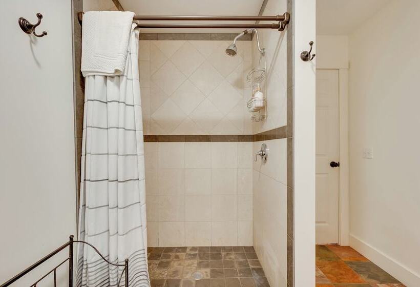 Hardwick Family Farmhouse On Vast Snowmobile Trail