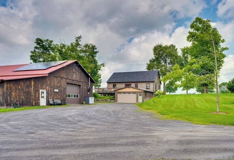 Hardwick Family Farmhouse On Vast Snowmobile Trail