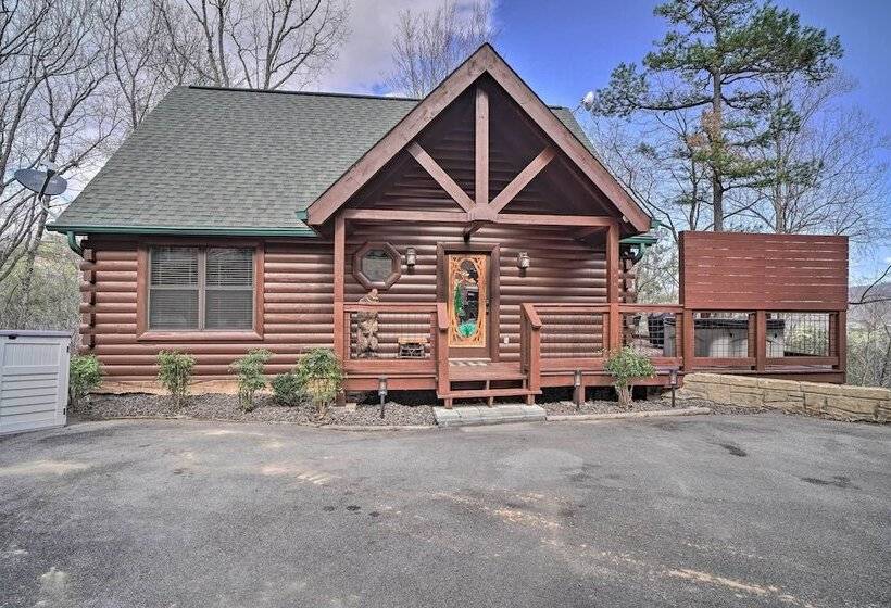 Private Hot Tub: Hatcher Mountain Getaway