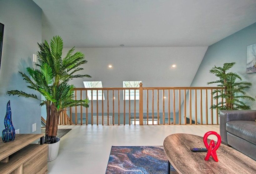 Cape Cod Family Home W/ Yard: Walk To Beach!