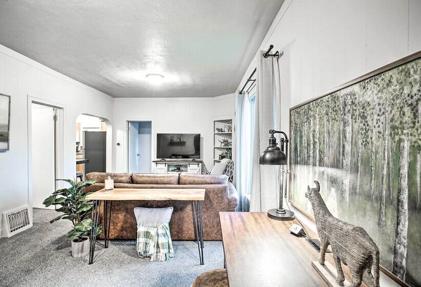 High End & Homey Family Abode: Walk Downtown!