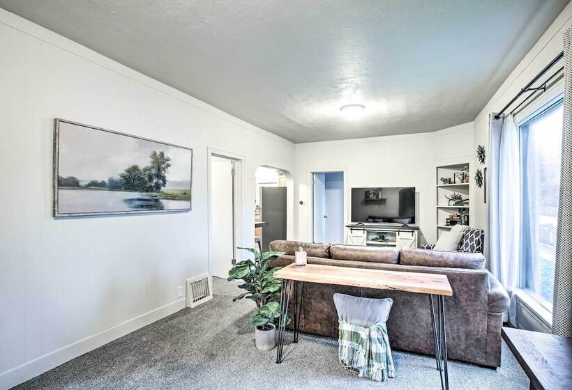 High End & Homey Family Abode: Walk Downtown!