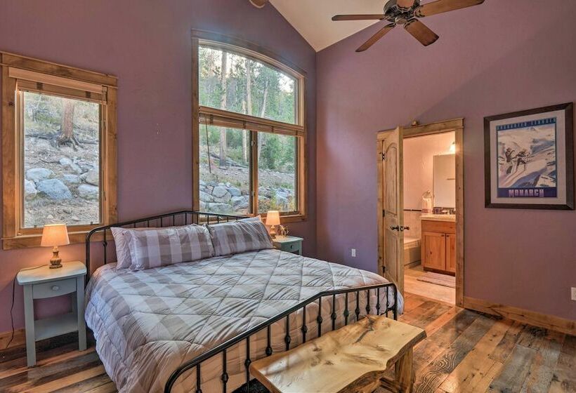 Hilltop Breck Home: Hot Tub, Views & Walk To Town