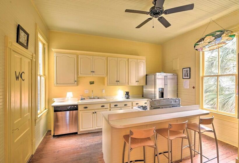 Historic Galveston Home, 1 Mile To Pleasure Pier!