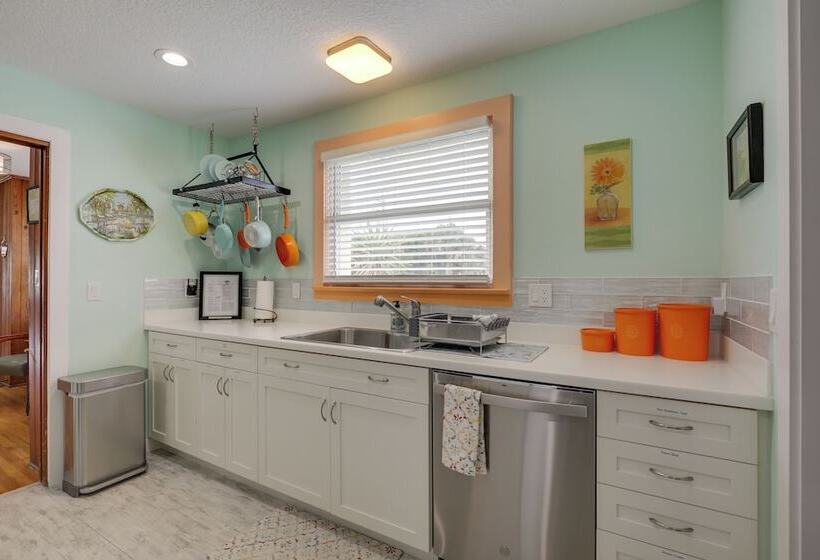 Historic St Augustine Bungalow: Walk To Beach