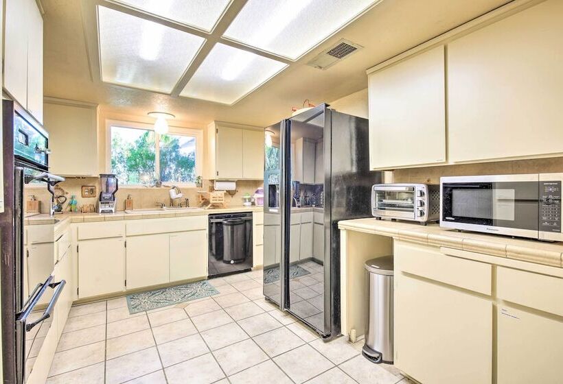 Desert Hot Springs Home W/ Geothermal Mineral Pool