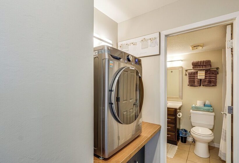 1 Mi To Margaritaville Resort: Osage Beach Home!