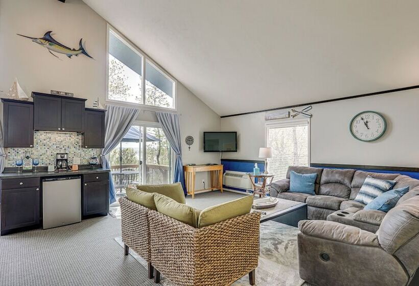 1 Mi To Margaritaville Resort: Osage Beach Home!