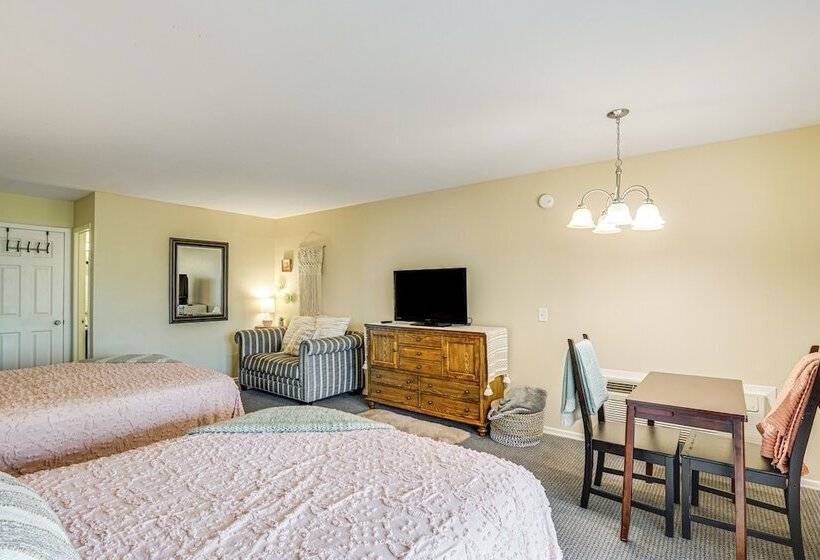 1 Mi To Margaritaville Resort: Osage Beach Home!