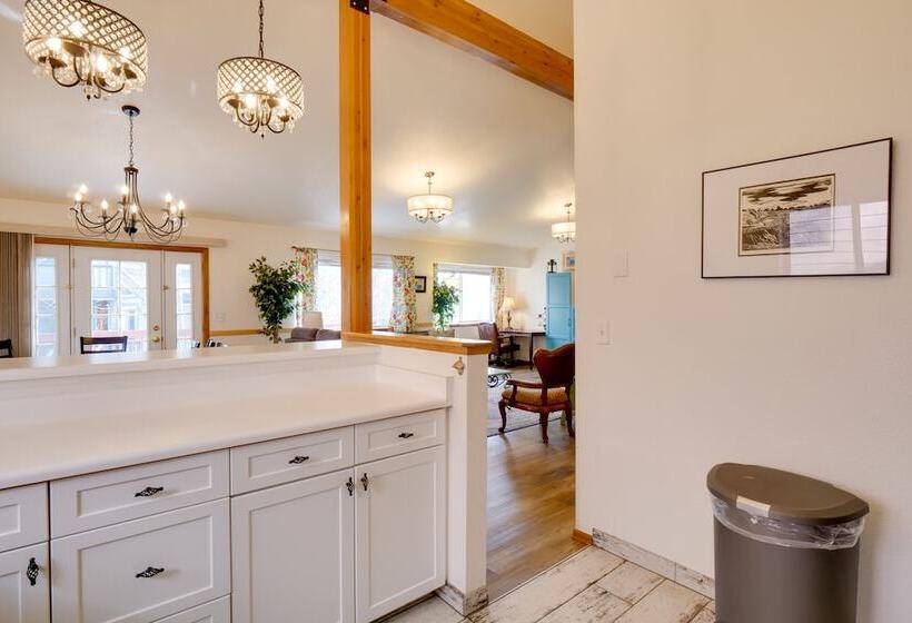 Homey Dog Friendly Retreat W/ Deck In Dtwn Frisco!