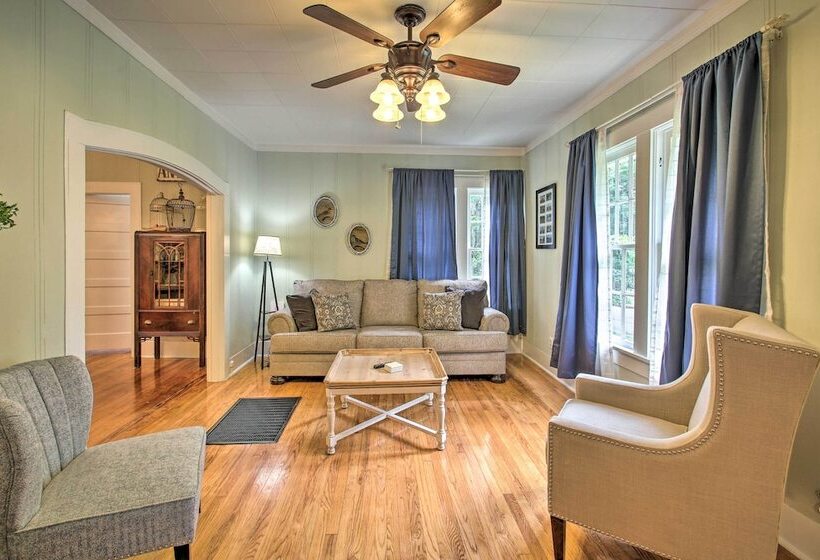 1/2 Mi To Hot Springs Nat L Park: Cottage W/ Patio