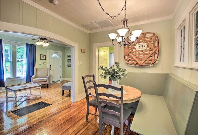 1/2 Mi To Hot Springs Nat L Park: Cottage W/ Patio