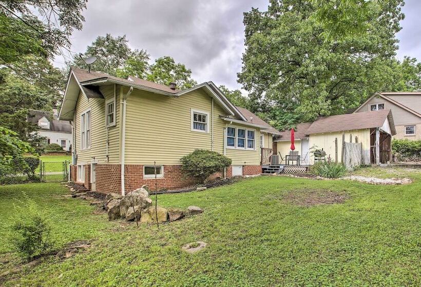 1/2 Mi To Hot Springs Nat L Park: Cottage W/ Patio