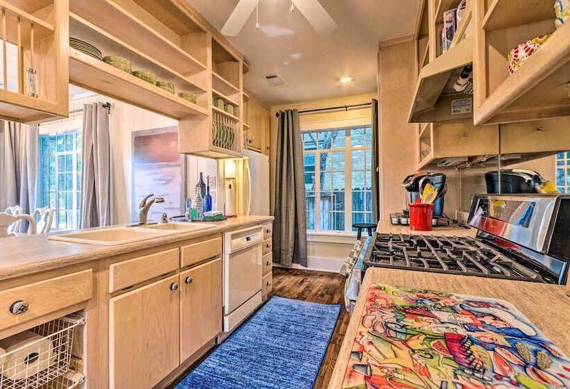 2 Mi To Hot Springs Nat L Park: Hot Tub Haven!