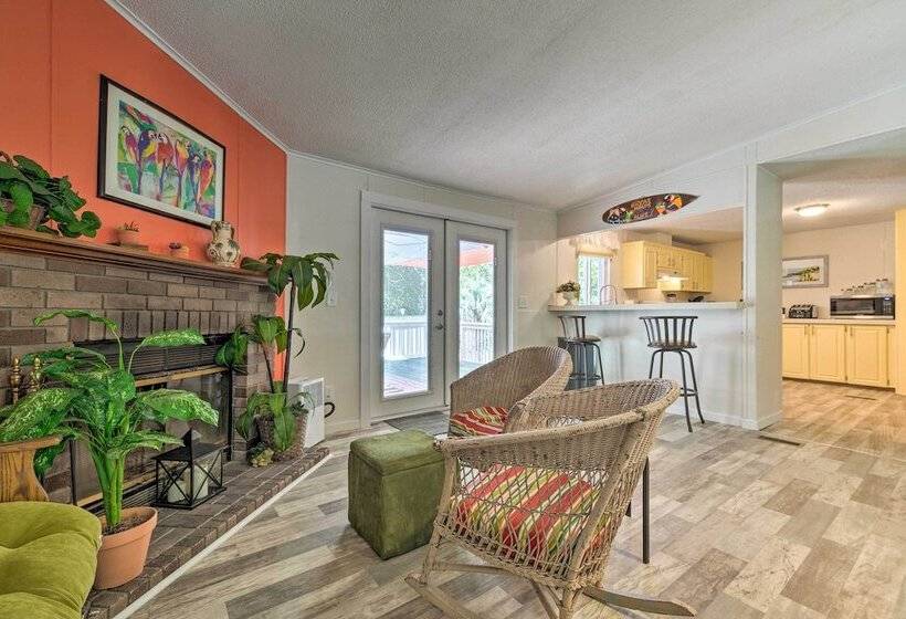 House W/ Deck + Fireplace, Walk To State Park