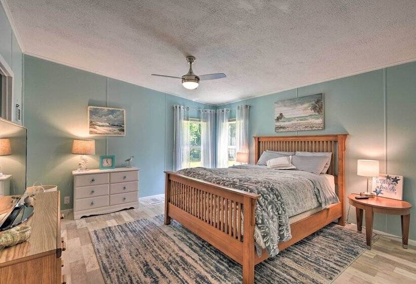 House W/ Deck + Fireplace, Walk To State Park