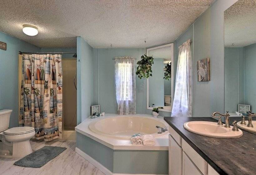 House W/ Deck + Fireplace, Walk To State Park