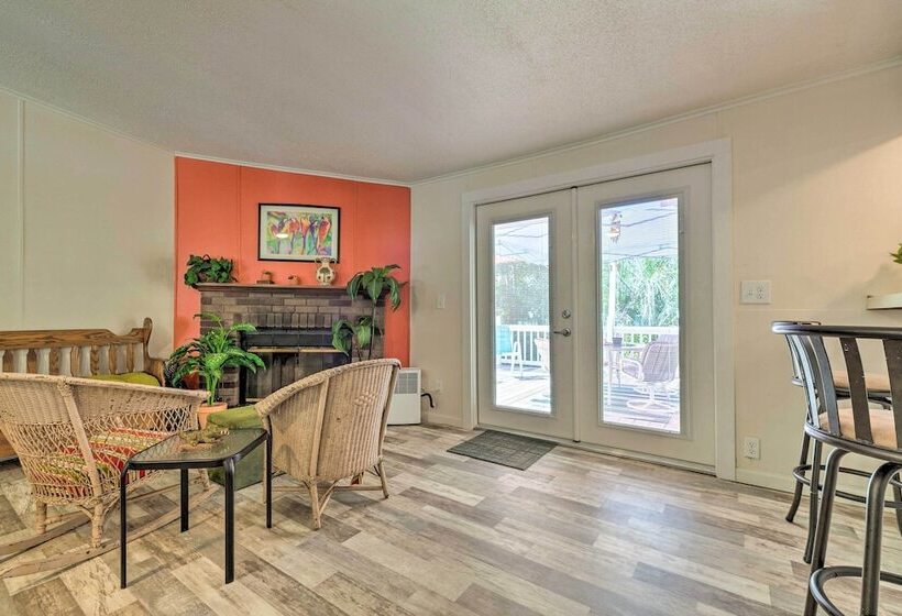 House W/ Deck + Fireplace, Walk To State Park