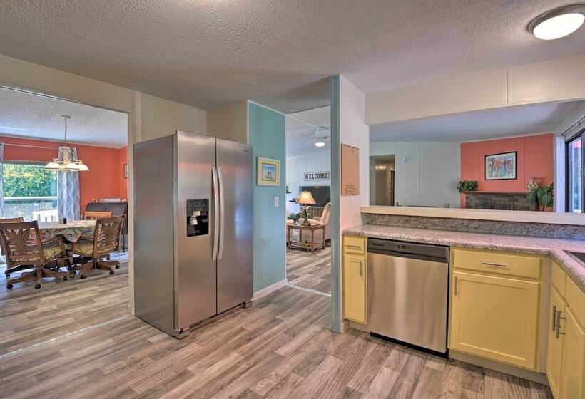 House W/ Deck + Fireplace, Walk To State Park