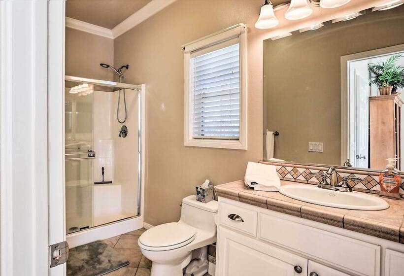 Huge Lake Arrowhead Home W/ 3 Decks & Grill!