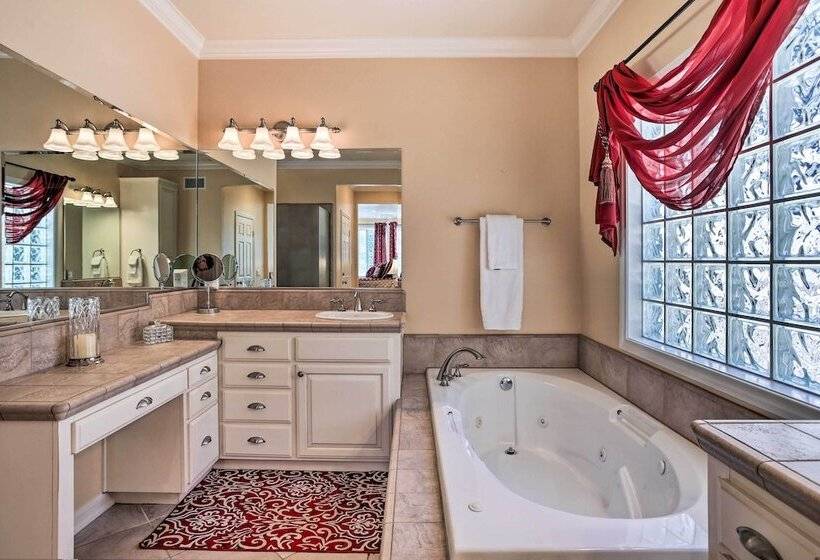 Huge Lake Arrowhead Home W/ 3 Decks & Grill!