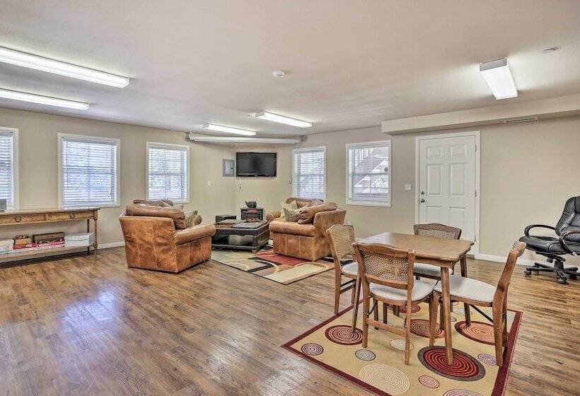 Huge Lake Arrowhead Home W/ 3 Decks & Grill!