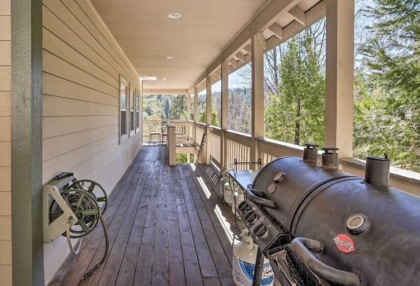 Huge Lake Arrowhead Home W/ 3 Decks & Grill!