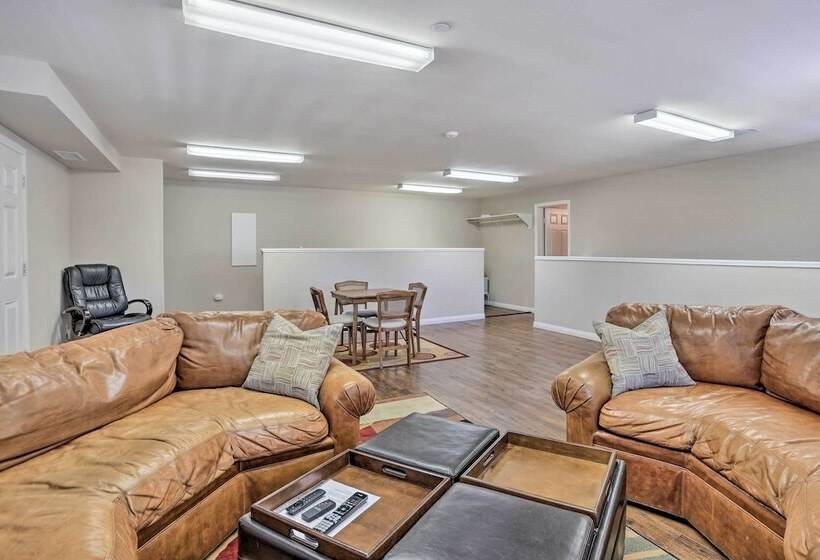 Huge Lake Arrowhead Home W/ 3 Decks & Grill!